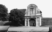 The Entrance c.1960, Tilbury