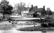 The Barley Mow 1923, Tilford