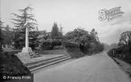 The War Memorial 1923, Tilford