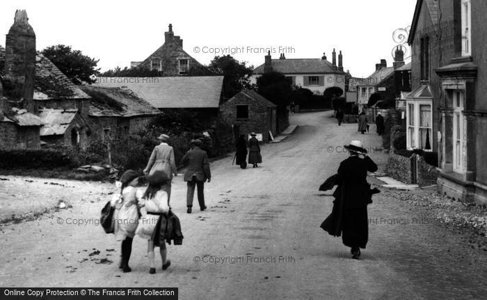 Photo of Tintagel, Villagers 1920