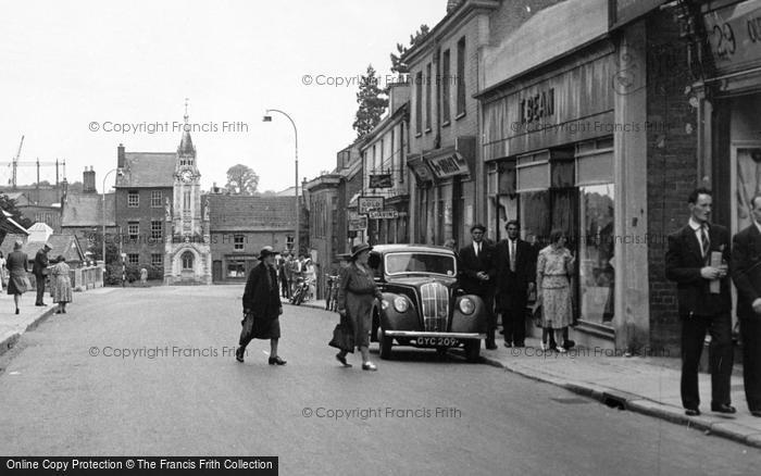 Photo of Tiverton, Gold Street c.1950