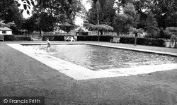 The Paddling Pool c.1960, Tiverton