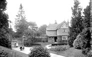 Tiverton, the Park Entrance 1920