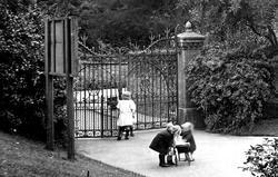 The Park Gates 1920, Tiverton