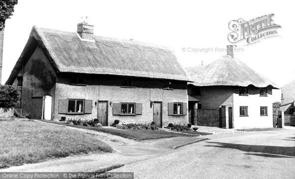 Photo of Toddington, Old Thatched Cottages c.1955