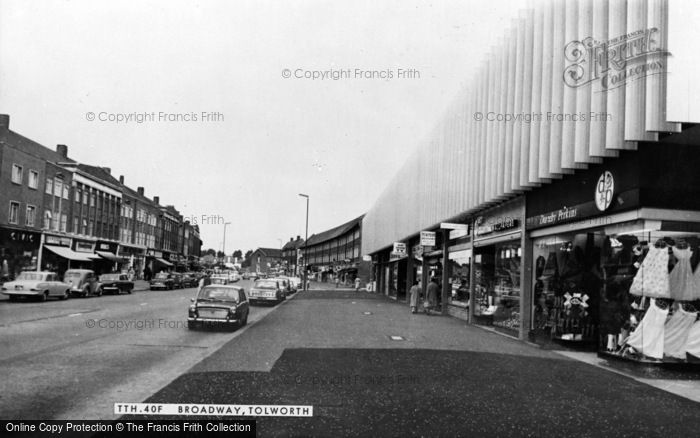 Photo of Tolworth, The Broadway c.1965