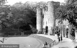 Tonbridge, the Castle 1951