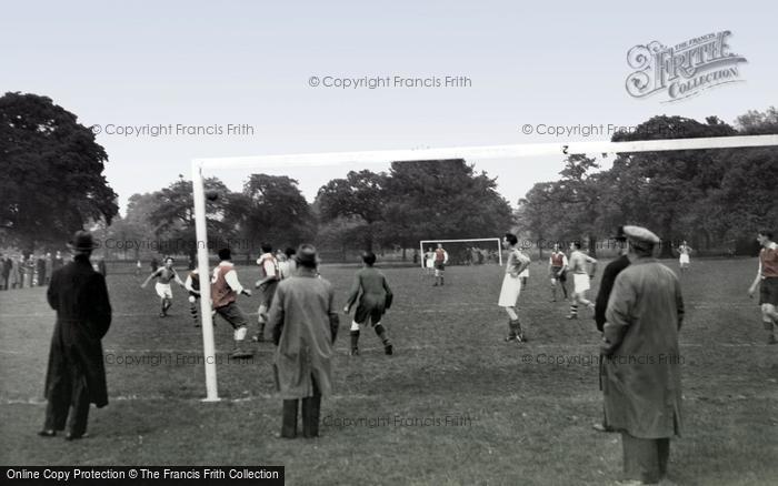 Photo of Tooting Bec, Football On The Common 1952
