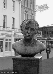 Agatha Christie Memorial 2005, Torquay