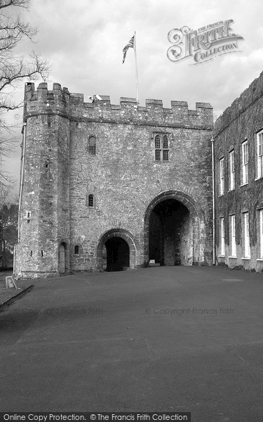 Photo of Torre Abbey, Gatehouse 2005