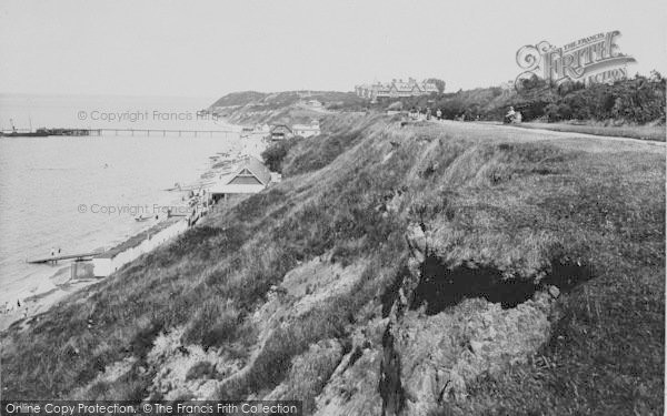 Photo of Totland Bay, The Turf Walk 1903