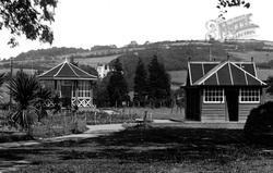 Borough Park 1928, Totnes
