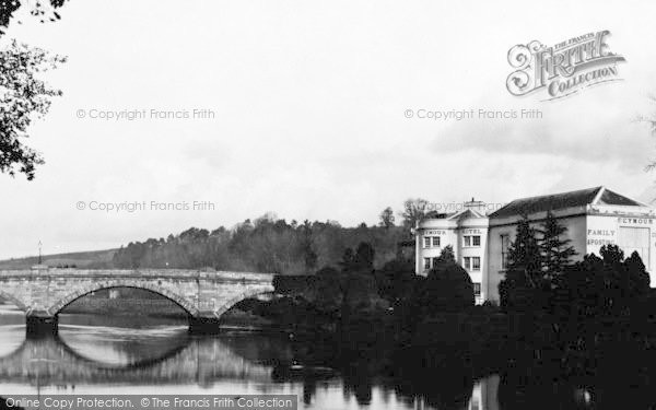 Photo of Totnes, Bridge And Symour Hotel 1889