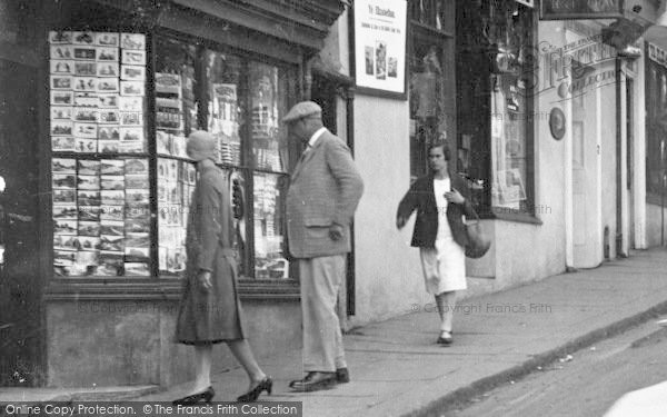 Photo of Totnes, Fore Street, Window Shoppers 1928