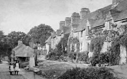 Old Cottages 1905, Totnes