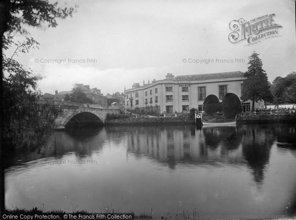 Photo of Totnes, Seymour Hotel And Cafe 1924