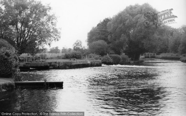 Photo of Totton, Testwood Salmon Pool c.1960