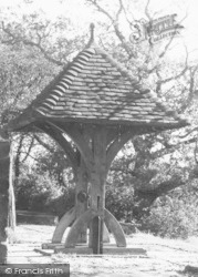 The Well c.1955, Toy's Hill