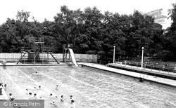 Park Swimming Pool c.1955, Trentham