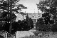 1904, Trerice Manor