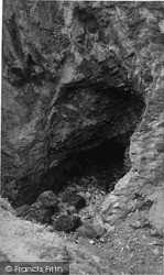 The Round Hole c.1955, Trevone