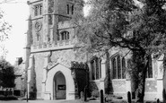 Tring, St Peter and St Paul's Church c1960