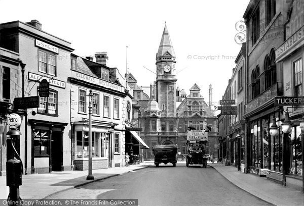Photo of Trowbridge, Fore Street And Town Hall 1923
