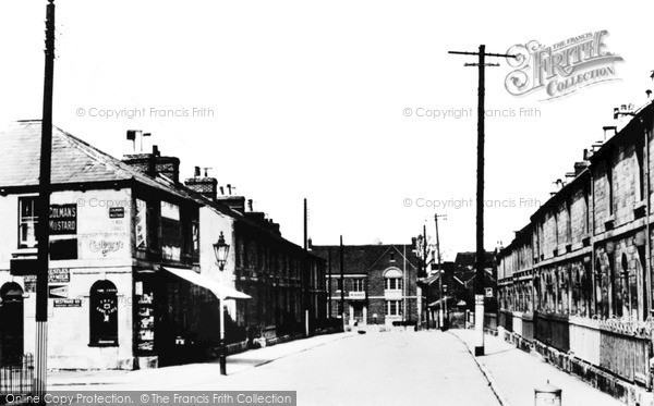 Photo of Trowbridge, Gloucester Road c.1920