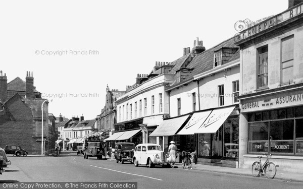 Photo of Trowbridge, Roundstone Street c.1955