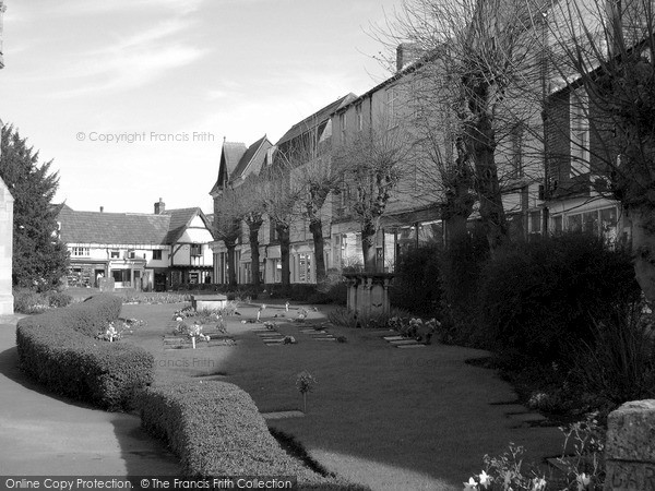 Photo of Trowbridge, St James's Churchyard And Church Walk 2004