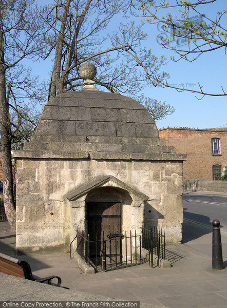 Photo of Trowbridge, The Blind House 2004