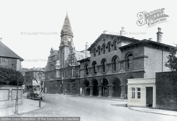 Photo of Trowbridge, Town Hall And Market Hall 1923