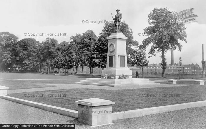 Photo of Trowbridge, War Memorial 1923