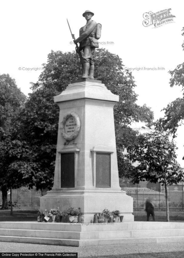 Trowbridge, War Memorial 1923