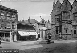 War Memorial 1923, Truro