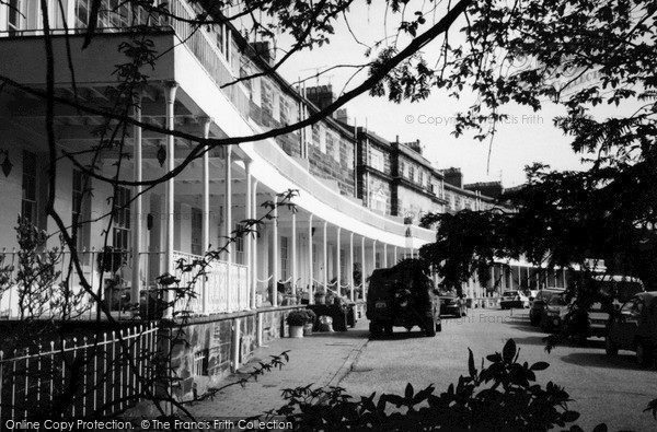 Photo of Tunbridge Wells, Calverley Park Cresent 2004