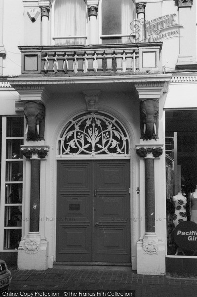 Photo of Tunbridge Wells, Elephants, Camden Road 2004
