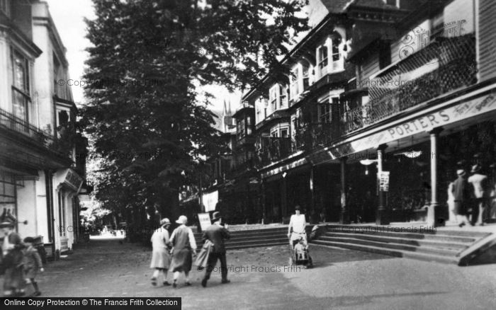Photo of Tunbridge Wells, The Pantiles c.1925