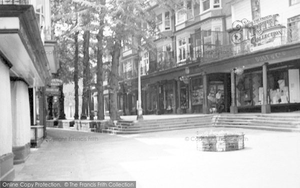 Photo of Tunbridge Wells, The Pantiles c.1955