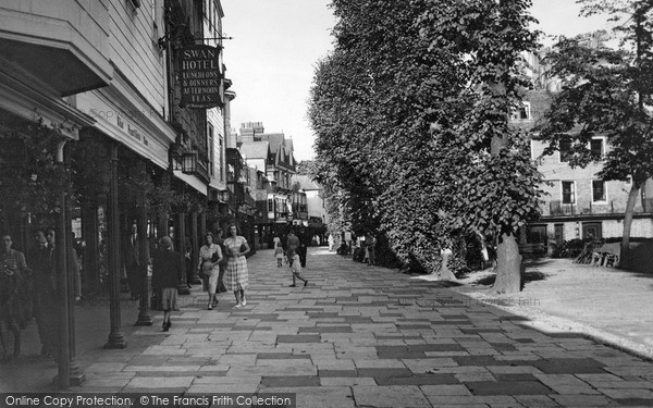 Photo of Tunbridge Wells, The Pantiles c.1955