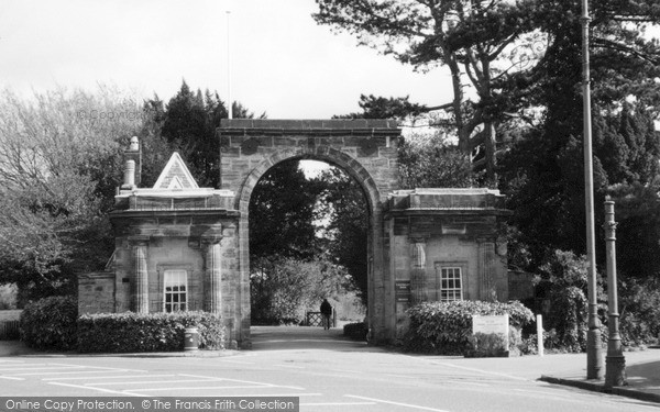 Photo of Tunbridge Wells, Victoria Lodge, Calverley Park 2004
