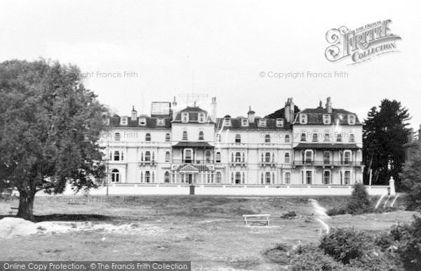 Photo of Tunbridge Wells, Wellington Hotel c.1955