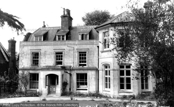 Photo of Tunbridge Wells, White Ladies Guest House c.1965
