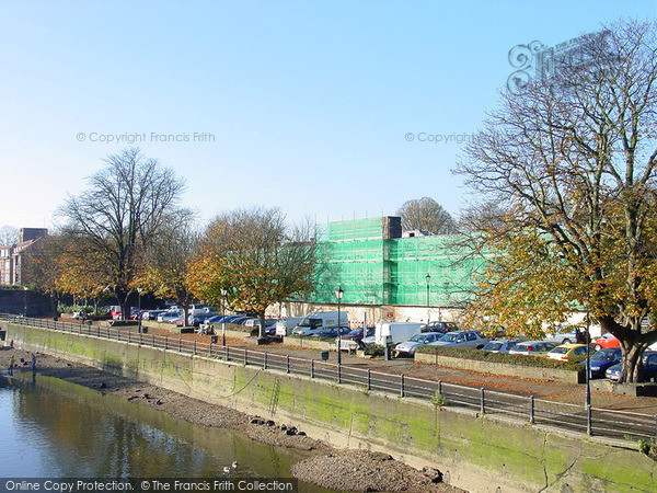 Photo of Twickenham, Demolition Of The Old Municipal Swimming Baths 2005
