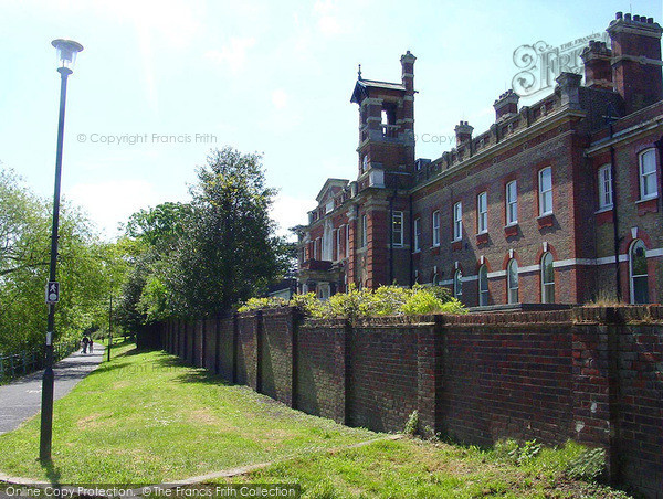 Photo of Twickenham, Gordon House 2005