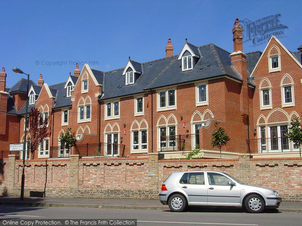 Photo of Twickenham, Octagon's Richmond Lock 2005