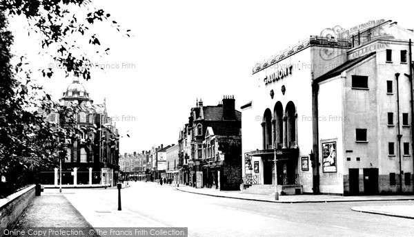Photo of Twickenham, Richmond Road And The Gaumont Cinema c.1955