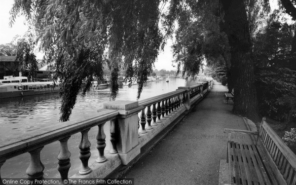 Photo of Twickenham, The Riverside c.1965