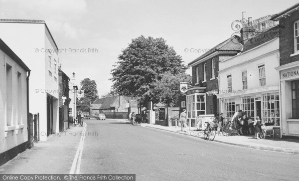 Photo of Twyford, London Road c.1960