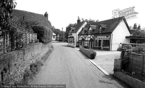 Photo of Twyford, Queen's Street And Bugle Inn c.1965